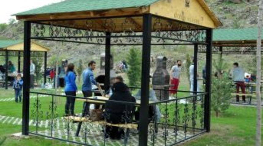 Kartaltepe Kent Ormanı&rsquo;nda Aynı Anda 2 Bin 222 Kişi Piknik Yapabilecek