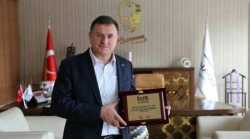 Hatay B&uuml;y&uuml;kşehir Belediye Başkanı Savaş&rsquo;a &Ouml;d&uuml;l