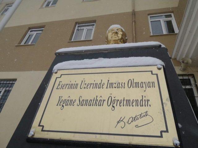 Van&rsquo;da Kar Yağışı 1