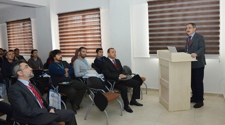 Deneysel Tıp&rsquo;ta İlk Ders Rekt&ouml;r Şahin&rsquo;den