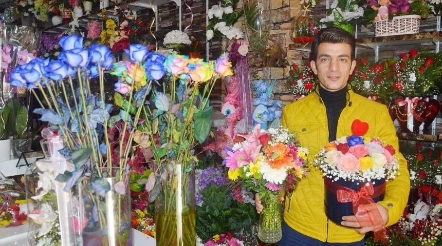 Sevgililer G&uuml;n&uuml; G&uuml;l&uuml;ne Sel Zammı