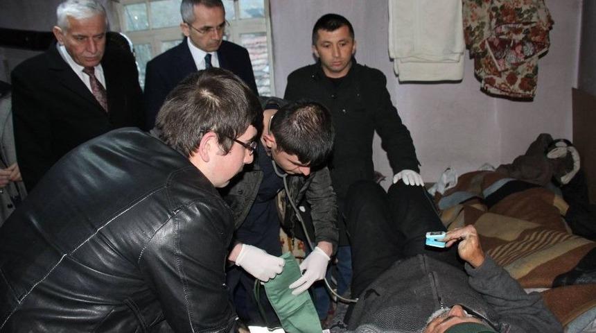 &Ouml;l&uuml;me Terk Edilen 76 Yaşındaki Yaşlı Adamın Yardımına Kaymakam Yetişti