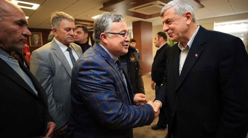 Başkan Karaosmanoğlu, K&uuml;tahyalı Heyeti Makamında Ağırladı