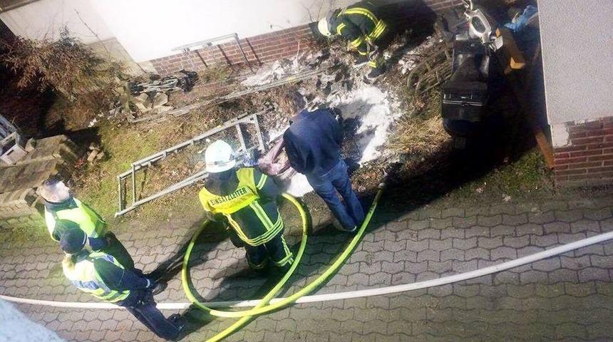 Kahraman T&uuml;rk 6 Alman&rsquo;ı Yangından Kurtardı