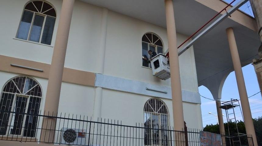 Erdemli Belediyesi&rsquo;nin Camilere Destek Hizmeti S&uuml;r&uuml;yor