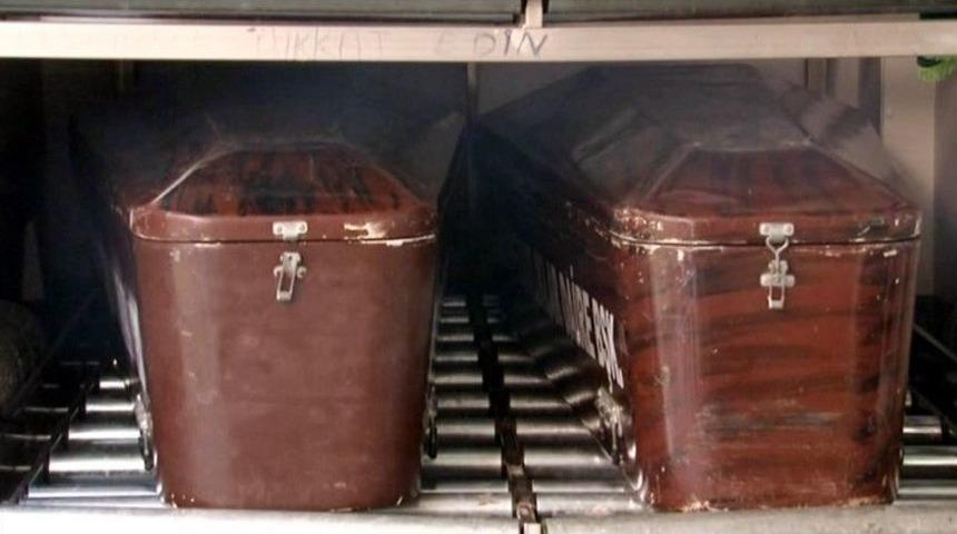 El Ele &Ouml;l&uuml;me Giden Yaşlı &Ccedil;ift Sevgililer G&uuml;n&uuml;nde Toprağa Veriliyor