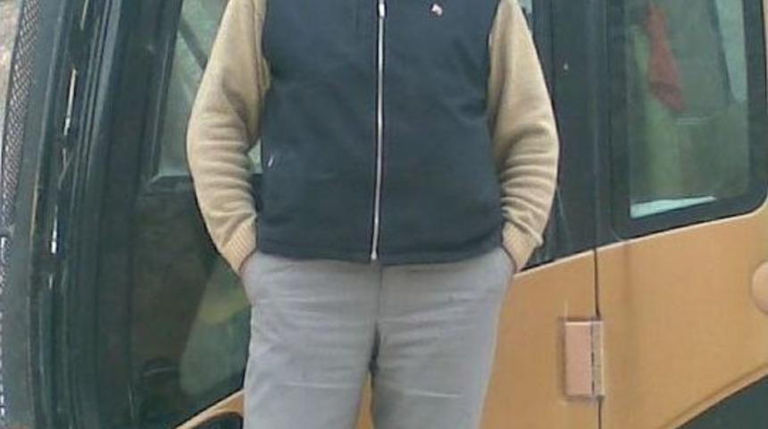 Yan Yatan İş Makinesi İle Toprak Arasında Sıkışan Operat&ouml;r &Ouml;ld&uuml;