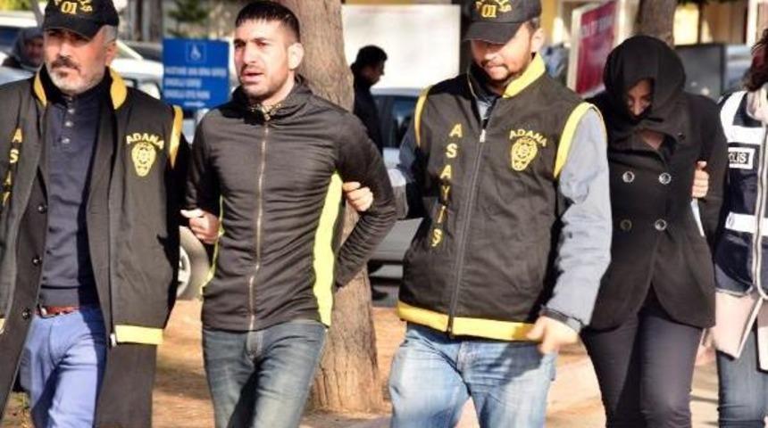 Halk Otob&uuml;s&uuml;nde Cep Telefonu &Ccedil;alan &Ccedil;ifti Kamera Yakalattı