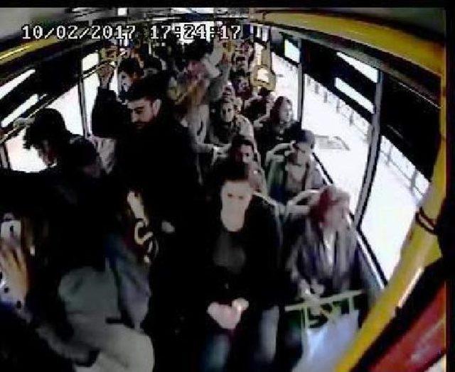 Halk Otob&uuml;s&uuml;nde Cep Telefonu &Ccedil;alan &Ccedil;ifti Kamera Yakalattı 3