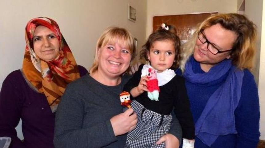 Yerleşik Norve&ccedil;lilerden Hasta &Ccedil;ocuklara Bez Bebek