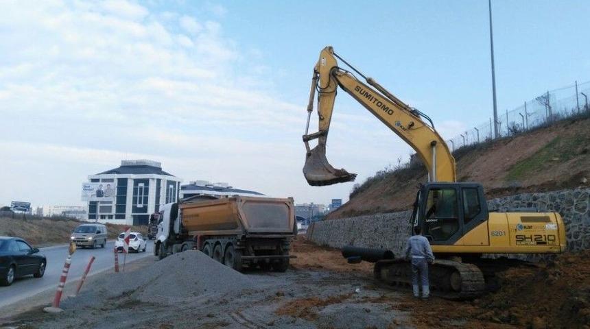 &Ccedil;ayırova &Ouml;zg&uuml;rl&uuml;k Caddesi Yenileniyor