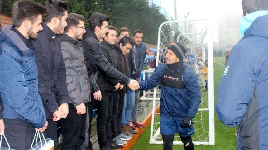 Akademi Lise &Ouml;ğrencileri, Başakşehir Spor Kul&uuml;b&uuml;&rsquo;n&uuml; Ziyaret Etti