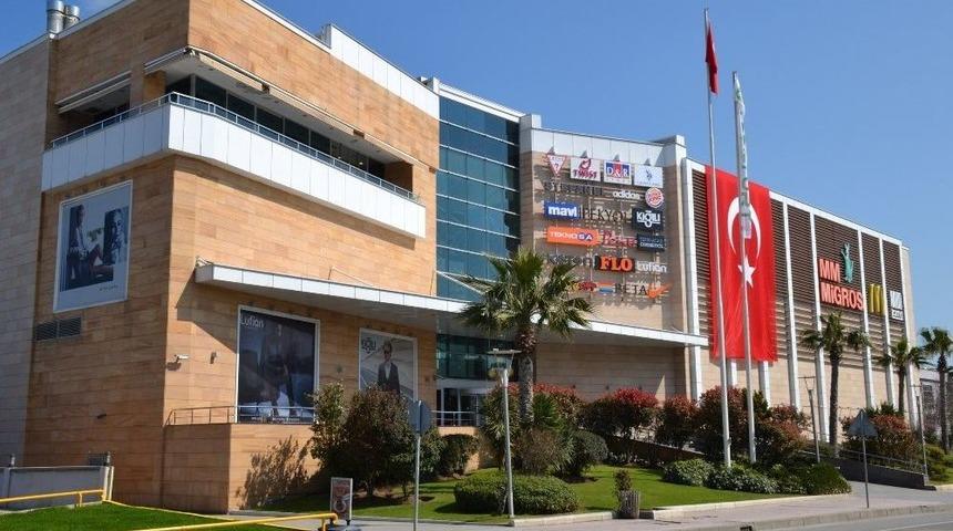 100 Tl&rsquo;lik Alışverişe L&uuml;ks Otomobil Kazanma Şansı