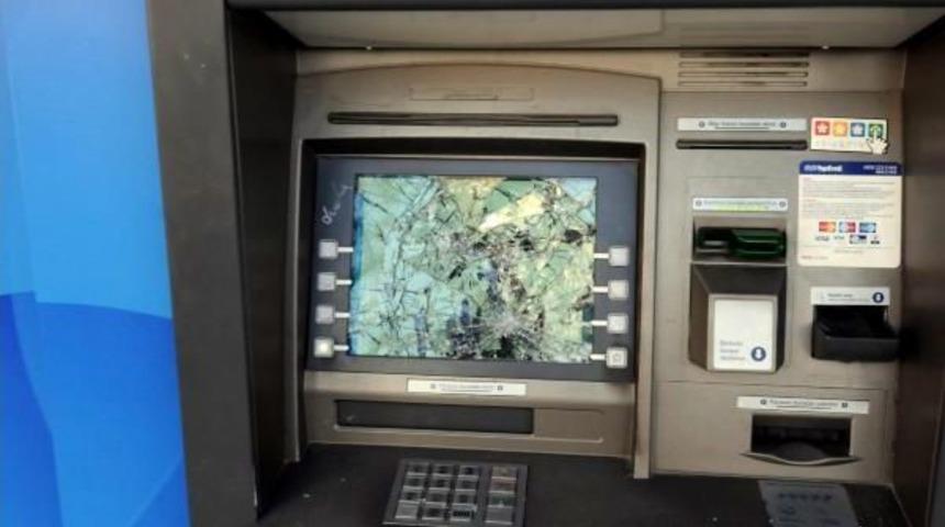 Gaziantep'te Banka Şubeleri Ve Atm'lere Sadırı