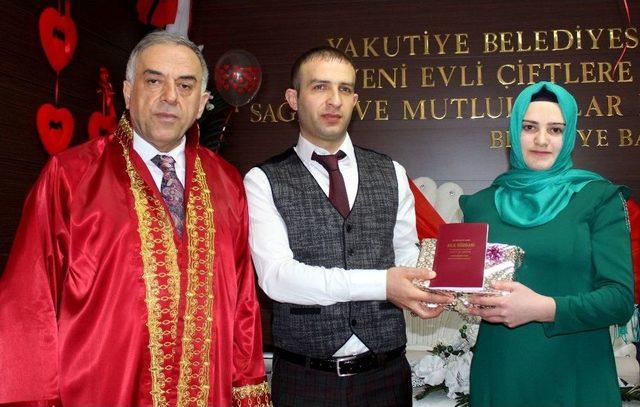 Sevgililer Gününde Evlendiler