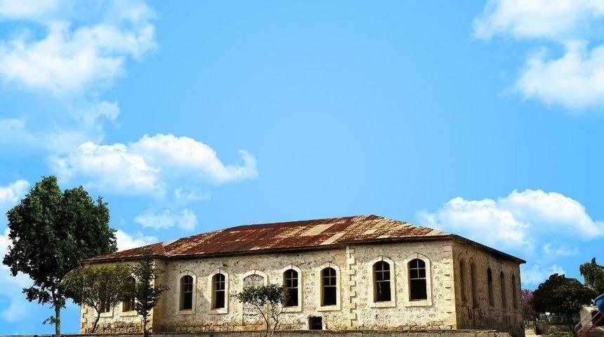 Mezitli Belediyesi, Taş Mektep&rsquo;i Restore Ettiriyor