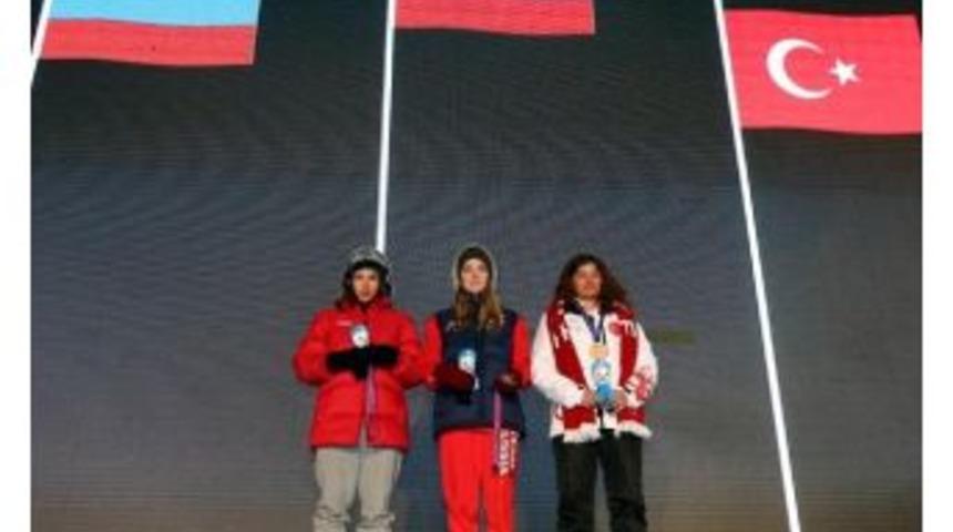 Avrupa Gen&ccedil;lik Olimpik Kış Festivali'nde Ilk &Ouml;d&uuml;ller Verildi