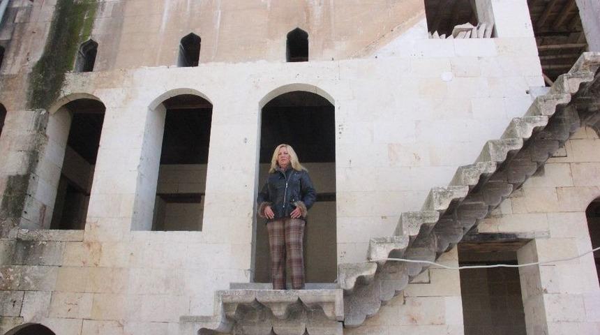 Define Avcılarının Peşinde Olduğu Tarihi Bina Ve Altındaki Asırlık Mağara Turizme Kazandırılıyor