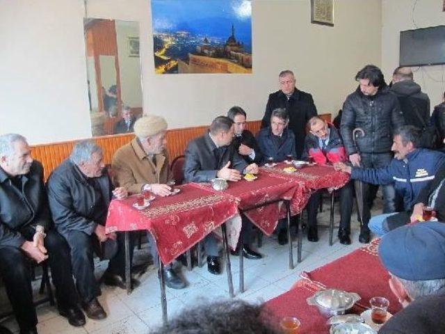 Ağrı da Çöken Sebze Pazarının Enkazı Kaldırılıyor (2) 1