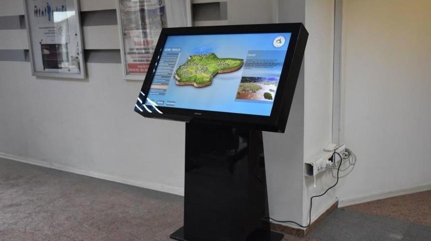 Belediye Girişine Bilgi Ekranı Konuldu