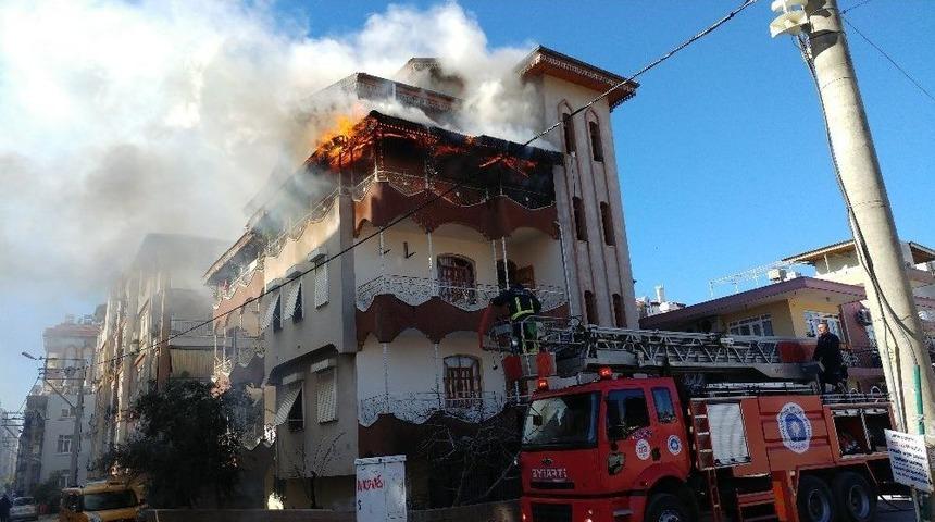 Komşularının Uyarısıyla &Ouml;l&uuml;mden D&ouml;nd&uuml;ler