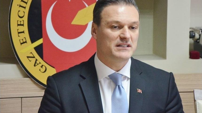 Alpay &Ouml;zalan: "eskişehirspor&rsquo;dan Siyasi D&uuml;ş&uuml;ncelerimden Dolayı G&ouml;nderildim"