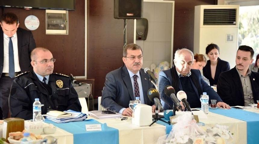 Antalya Emniyet M&uuml;d&uuml;r&uuml; Uzunkaya: "15 Temmuz&rsquo;dan Bu Yana İlimizde Bin 400&rsquo;&uuml; Tutuklusu, 3 Binin &Uuml;zerinde G&ouml;zaltısı Olan Fet&ouml; Soruşturmaları Y&uuml;r&uuml;t&uuml;ld&uuml;"