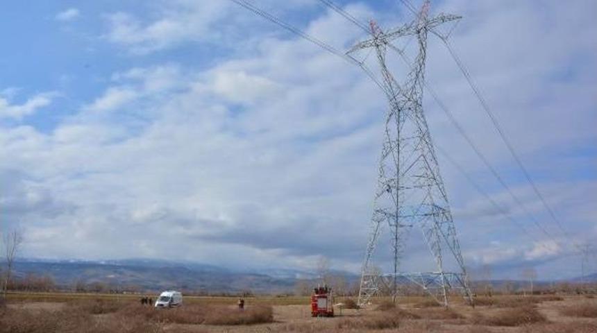Kayıp Olarak Aranırken Elektrik Direğinde &Ouml;l&uuml; Bulundu