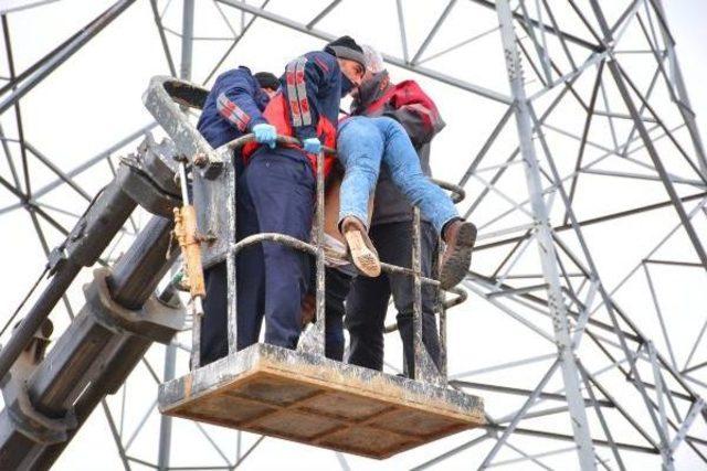 Kayıp Olarak Aranırken Elektrik Direğinde Ölü Bulundu