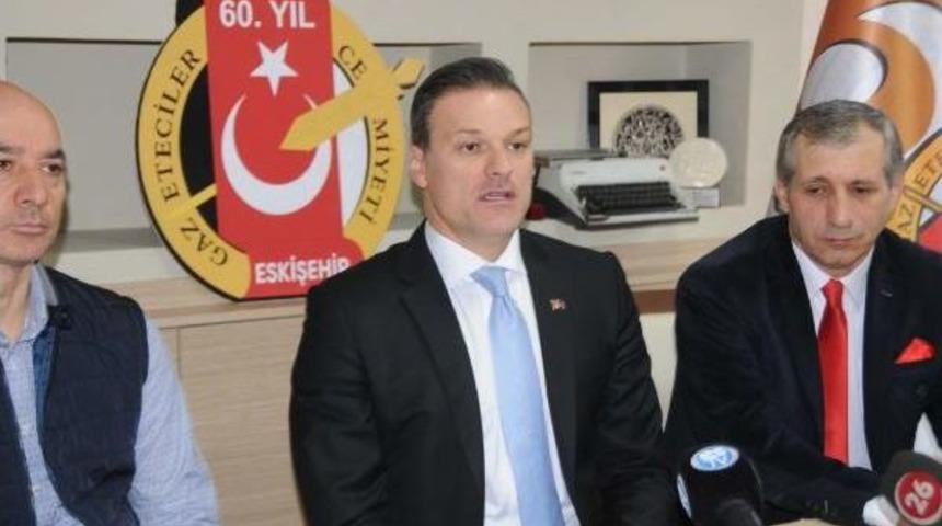 Eskişehirspor'dan Ayrılan Alpay &Ouml;zalan:  "başarısızlık Yok"