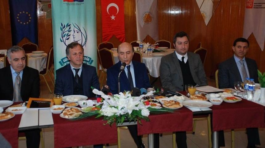 Kayıt Dışı &Ccedil;alışan Kadınlar İstihdama Kazandırılacak