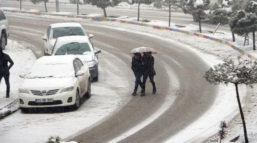 Şırnak&rsquo;ta 37 K&ouml;y Yolu Ulaşıma Kapandı