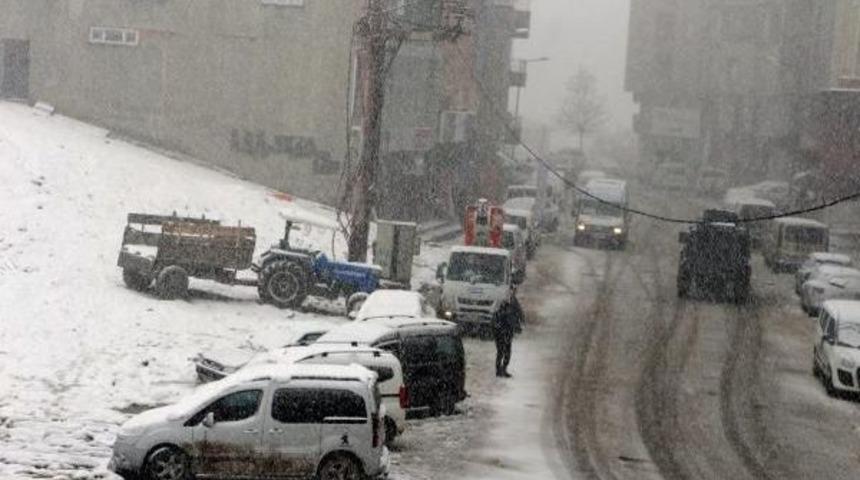 Şırnak'ta Kar Esareti: 2 Il Ile Bağlantı Yolu Kapandı