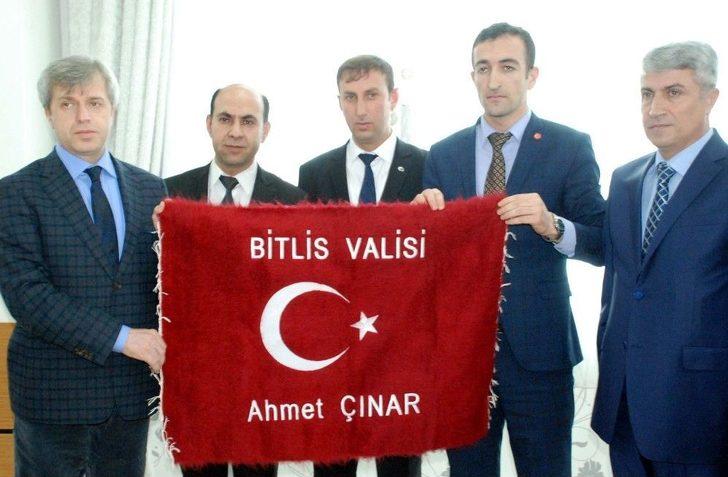 Bitlis Valisi Çınar Şehit Ve Gazi Aileleri İle Bir Araya Geldi