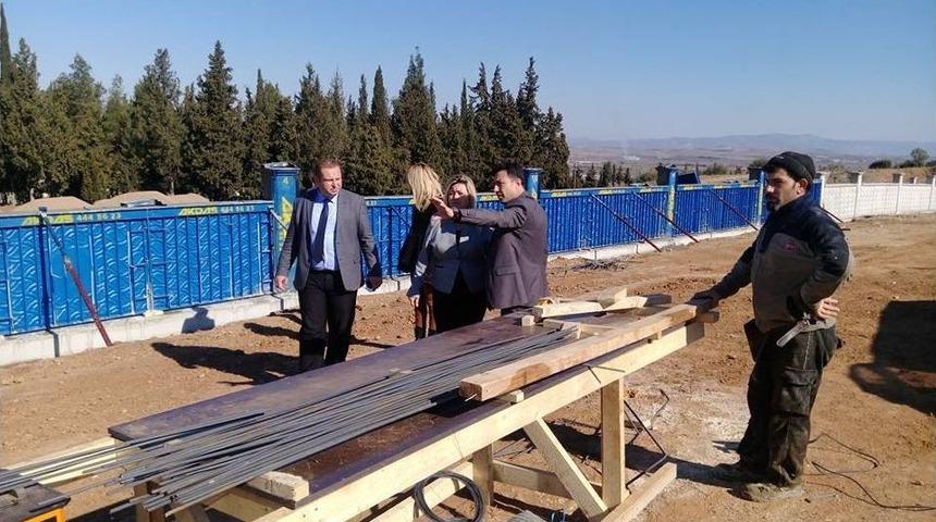 Mezarlıklarda &Ccedil;alışmalar Devam Ediyor