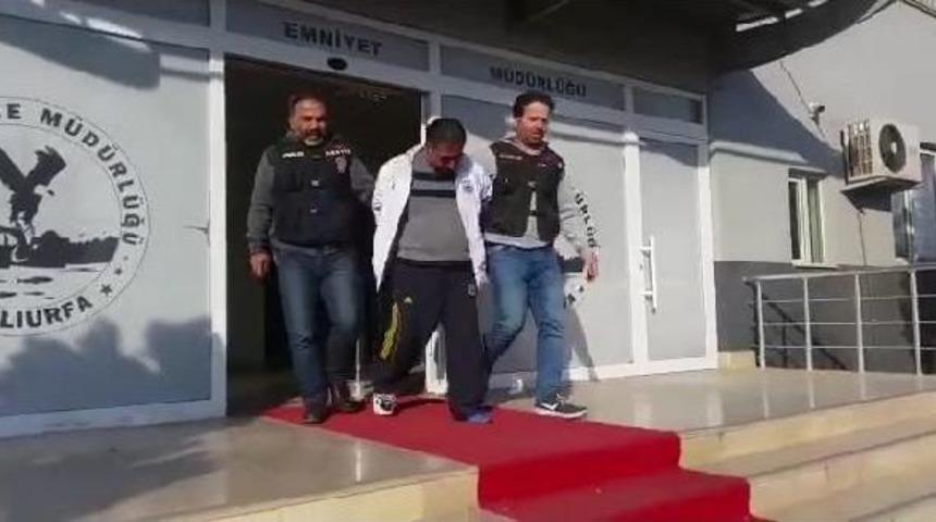 Eşini Ve &Ccedil;ocuklarını Rehin Alan Firari Tutuklandı