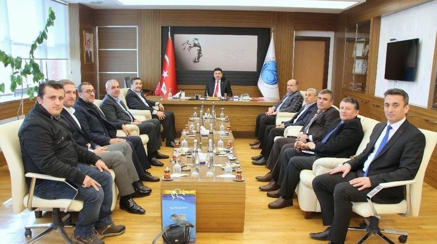 Rekt&ouml;r Karacoşkun&rsquo;a Ziyaret S&uuml;r&uuml;yor