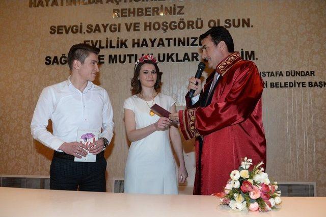 14 Şubat&rsquo;ta &lsquo;evet&rsquo; Dediler 1