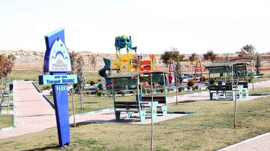 Eyy&uuml;biye Belediyesi İl&ccedil;eye Yeni Parklar Kazandırıyor