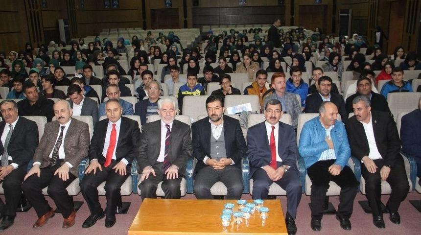 Elazığ&rsquo;da İmam Hatip &Ouml;ğrencilerine Seminer Verildi