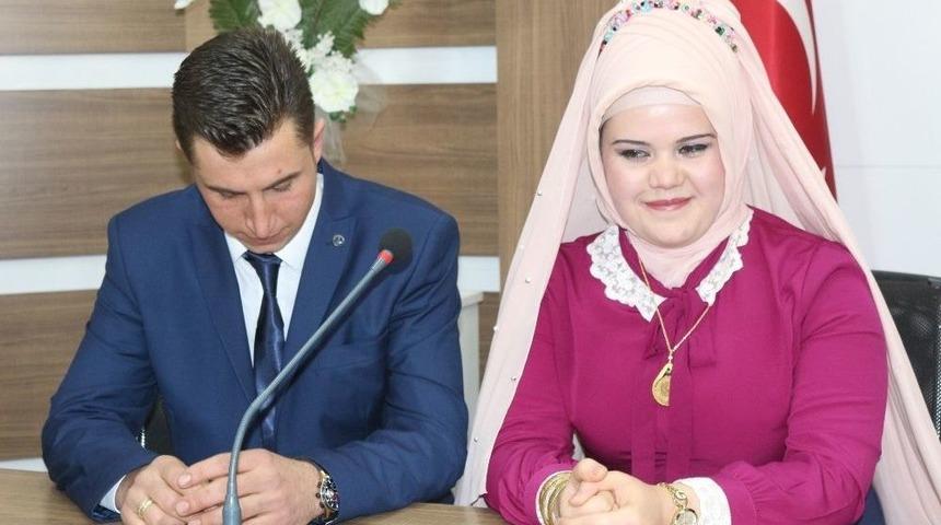 Niğde&rsquo;de 14 Şubat&rsquo;ta 11 &Ccedil;ift Nikah Kıydırdı