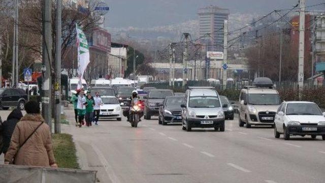 Bursasporlu Taraftarlar Sevgililer Günü'nde Bursapor Için Koştu