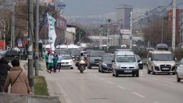 Bursasporlu Taraftarlar Sevgililer Günü'nde Bursapor Için Koştu