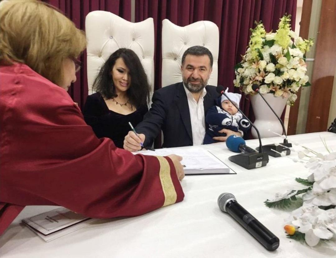 Evlenecekken Cezaevine Girdi, &Ccedil;ıkınca Sevgililer G&uuml;n&uuml;&rsquo;nde Evlendi