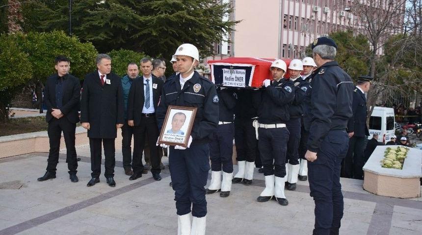 Şehit Polis Nedim &Ouml;ner İ&ccedil;in T&ouml;ren D&uuml;zenlendi