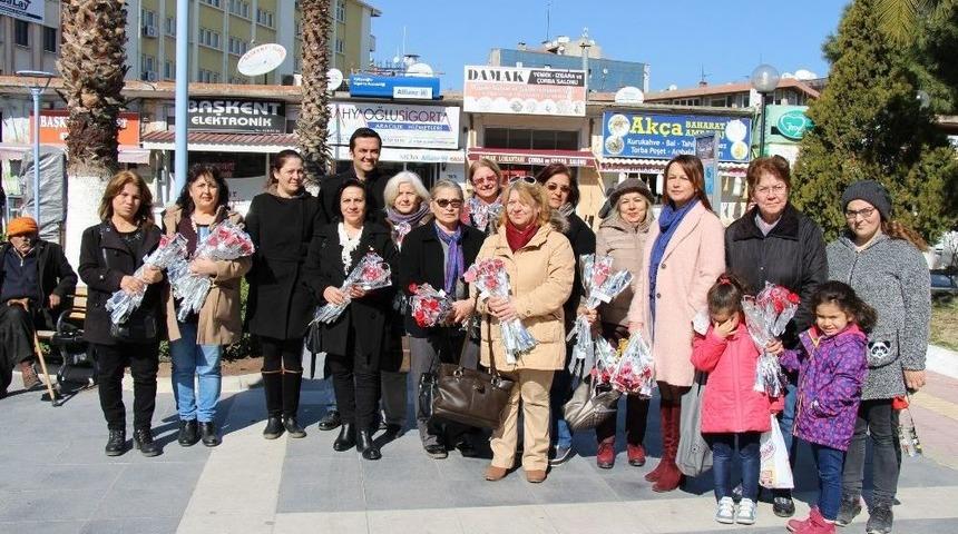S&ouml;ke Kadın Meclisi Sevgililer G&uuml;n&uuml;&rsquo;n&uuml; Unutmadı