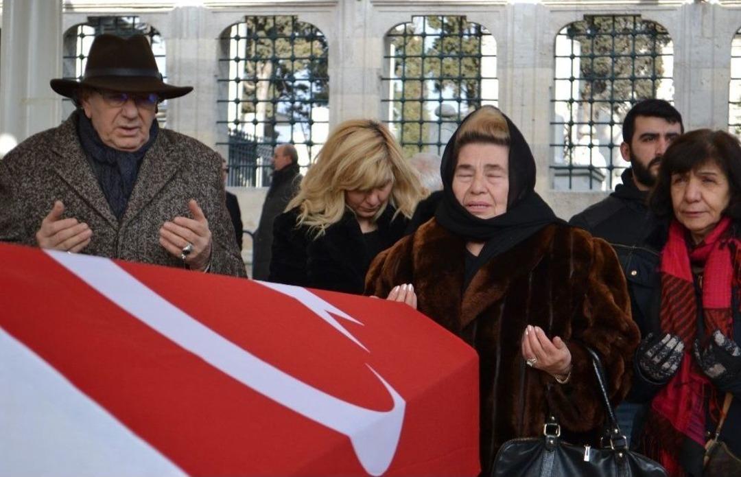 Osmanlı Hanedanı &Uuml;yesi B&uuml;lent Osman Son Yolculuğuna Uğurlandı