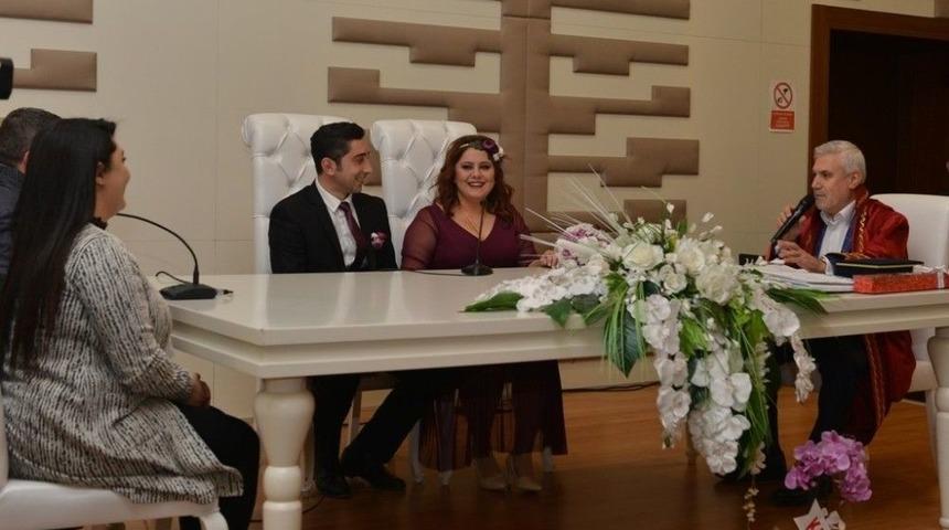 Sevgililer G&uuml;n&uuml;&rsquo;nde Nil&uuml;fer&rsquo;de &ldquo;evet&rdquo; Dediler