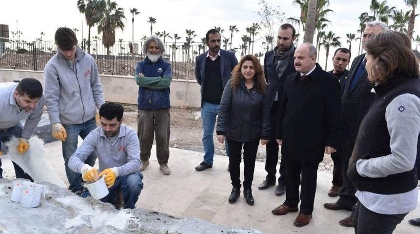 Vali &Ccedil;akacak Yapımı S&uuml;ren Arkeoloji M&uuml;zesini İnceledi