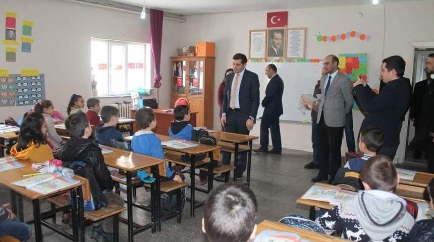 Başkan Vekili Erat, &Ouml;ğrencilerle Bir Araya Geldi